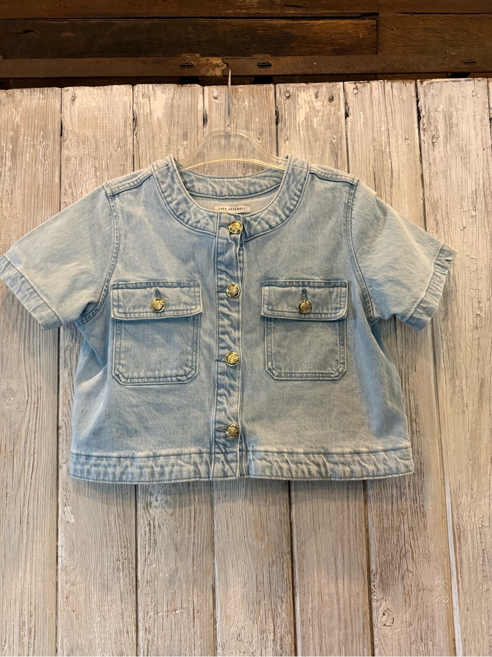 Cropped Light Blue Denim Short-Sleeve Jacket with Gold Buttons NWT